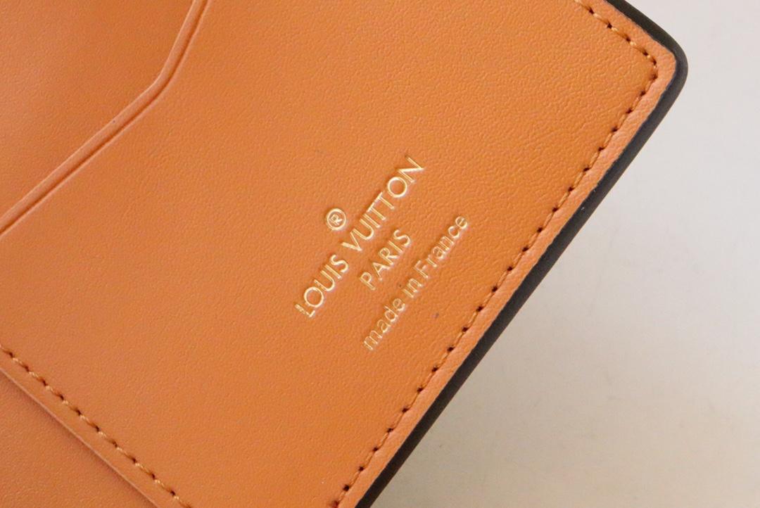 Louis Vuitton M81330