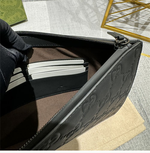 구찌 블랙 GG 러버 효과 레더 파우치 클러치백 771319