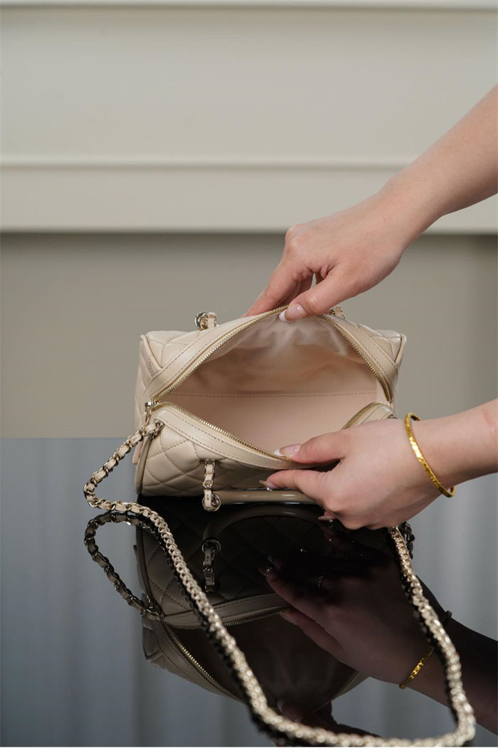 샤넬 25c 체인 미니 볼링백