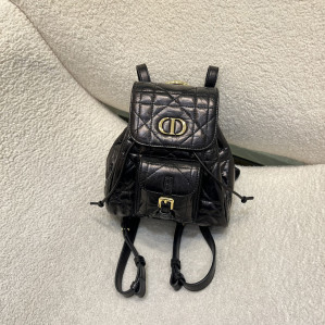 디올 카로 스몰 백팩 블랙 매크로까나쥬 크링클