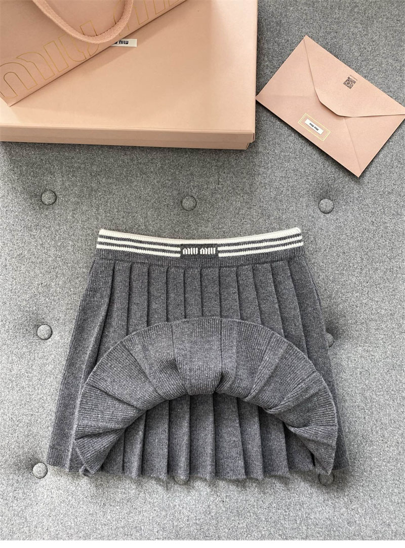 미우미우 울 캐시미어 플리츠 미니 스커트