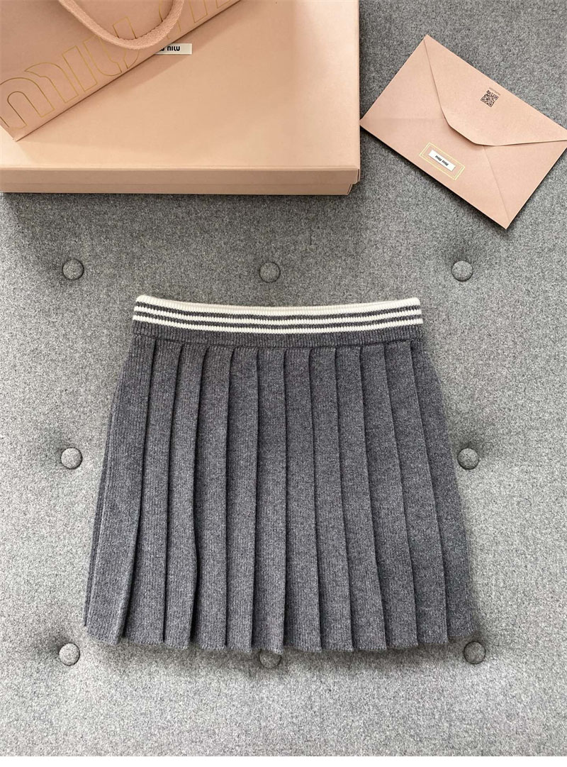 미우미우 울 캐시미어 플리츠 미니 스커트
