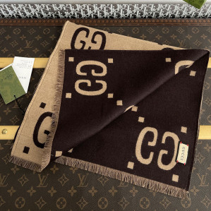 구찌 GG 자카드 울 실크 스카프