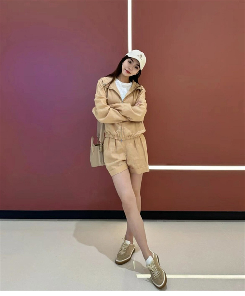 로로피아나 테니스 워크 레이스업 스니커즈