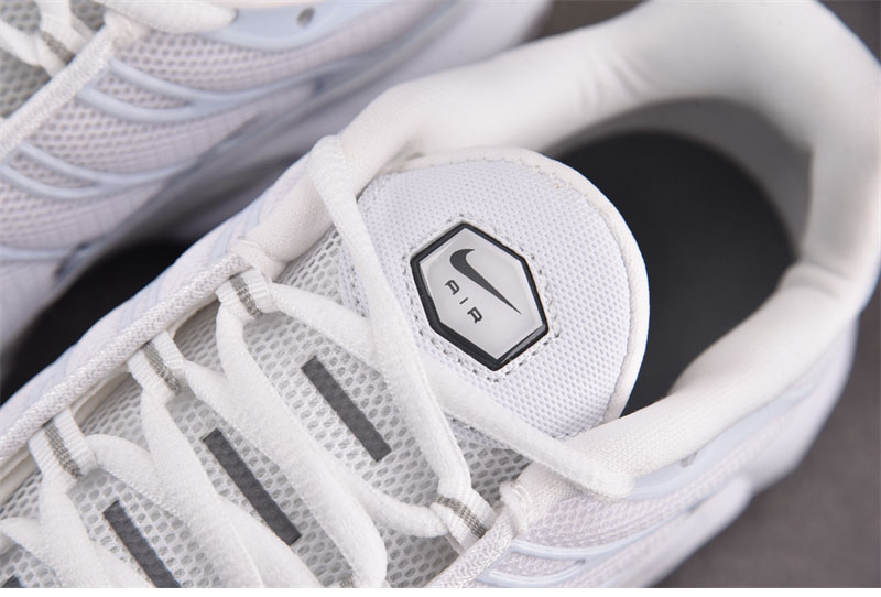 나이키 에어맥스 플러스 화이트 604133-139