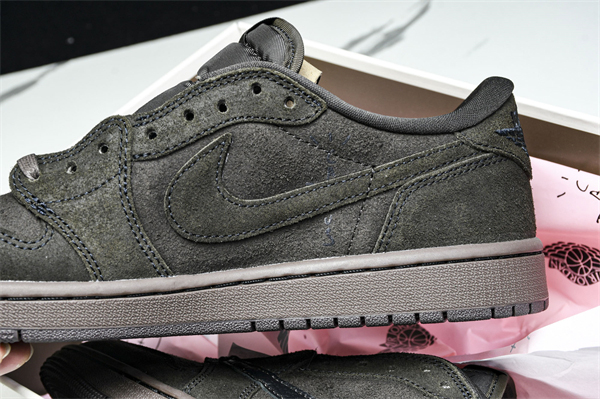 나이키 에어조던1 x 트레비스 스캇 OG SP “벨벳 브라운”