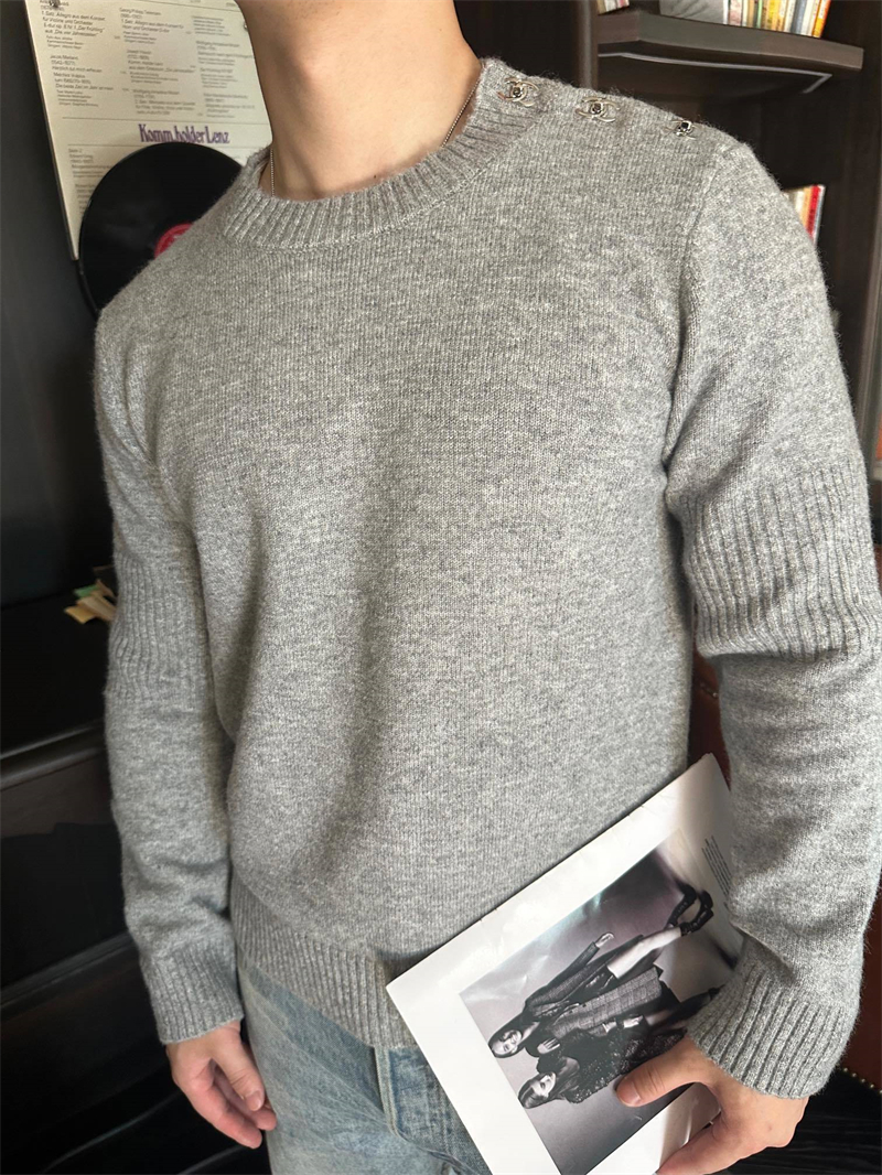 샤넬 숄더 버튼 CC로고 울 니트 스웨터