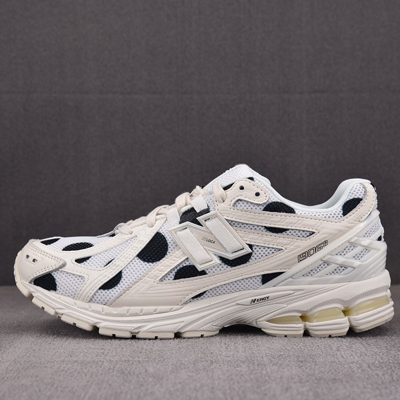 뉴발란스 1906R 폴카 도트 화이트 M1906RPC