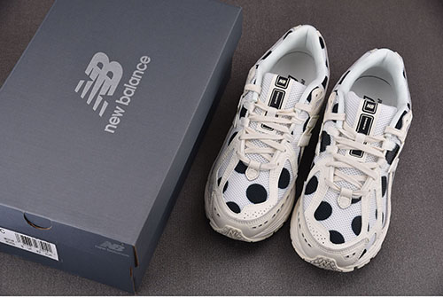 뉴발란스 1906R 폴카 도트 화이트 M1906RPC