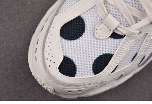 뉴발란스 1906R 폴카 도트 화이트 M1906RPC