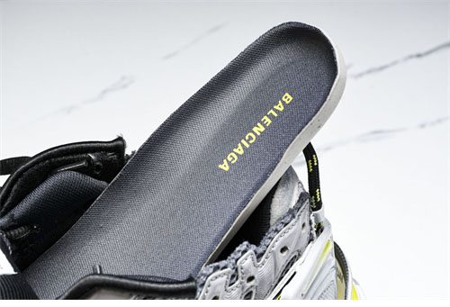 발렌시아가 러너 스니커즈