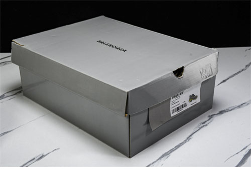 발렌시아가 러너 스니커즈