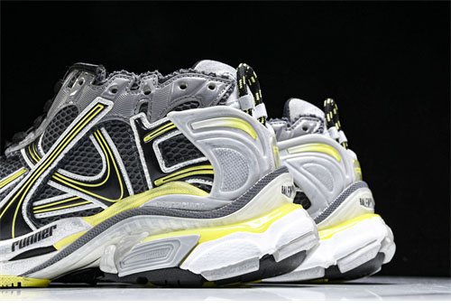 발렌시아가 러너 스니커즈