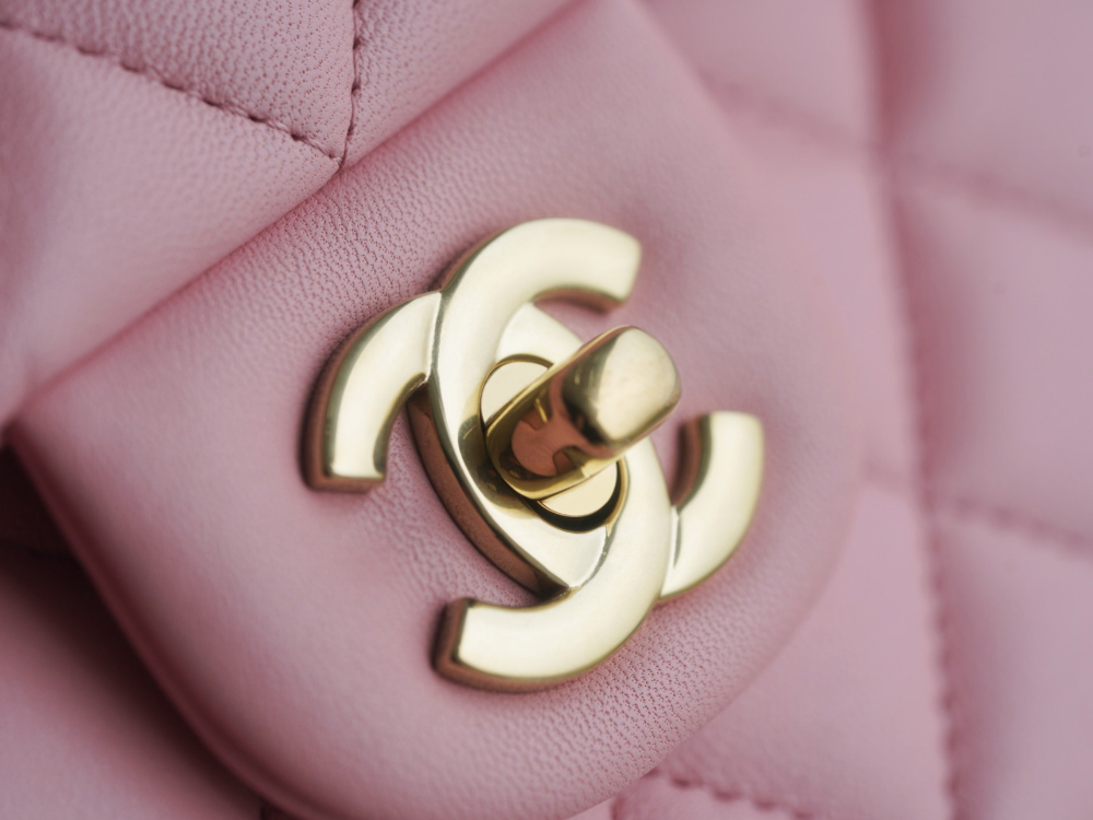 샤넬 Classic Medium Lam