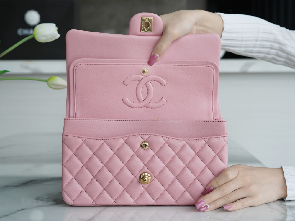 샤넬 Classic Medium Lam