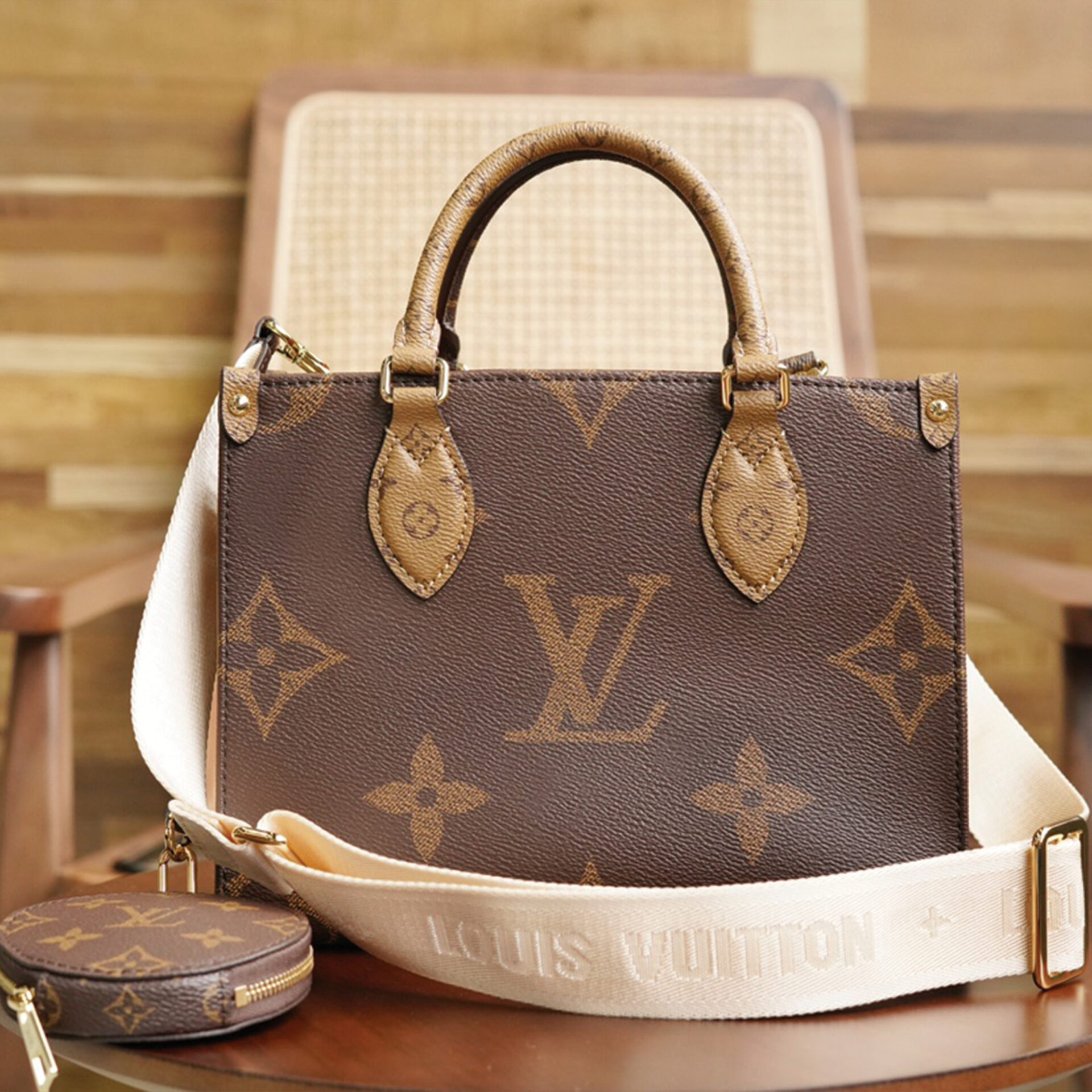 루이비통 온더고 PM 모노그램 토트백 M46373