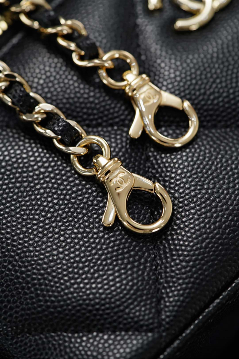 샤넬 탑핸들 포쉐트 베니티 백 캐비어 블랙 샴페인 골드